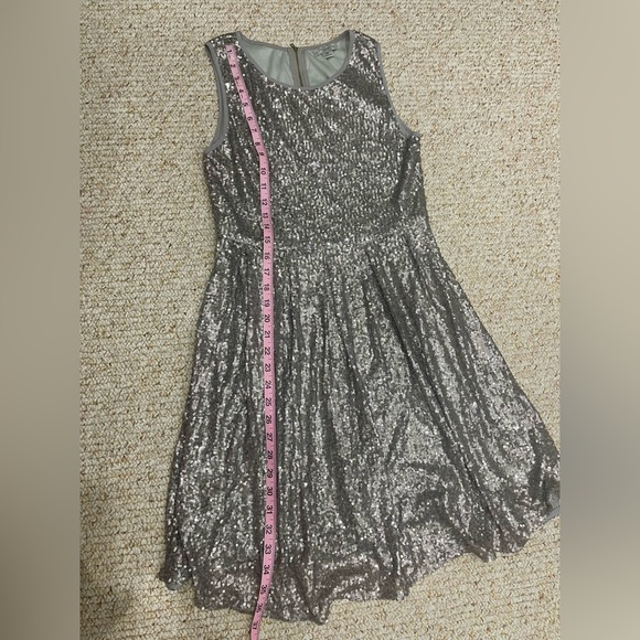 Issi Dress - Picture 6 of 7